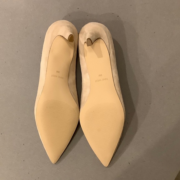 Nine West Quan Light Natural Suede Pointed Toe Low Heel Pumps Size 9M - Picture 8 of 10